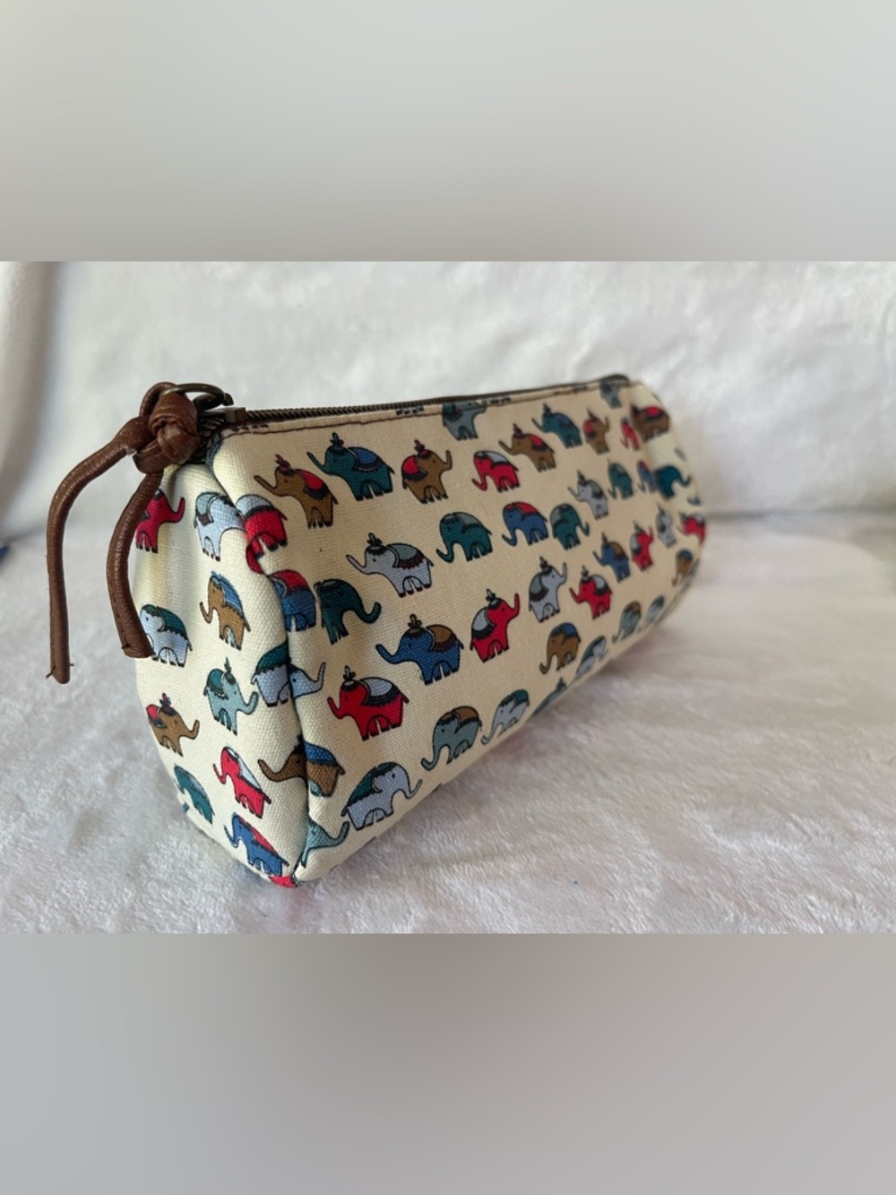 Cute elephant pouch, satchel makeup, trinket bag with zipper new - Picture 2 of 8